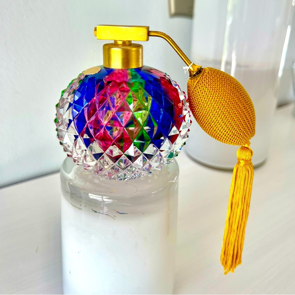 Vintage Rare Find Echt Kristall Perfume Bottle Aromatizer fully functional.